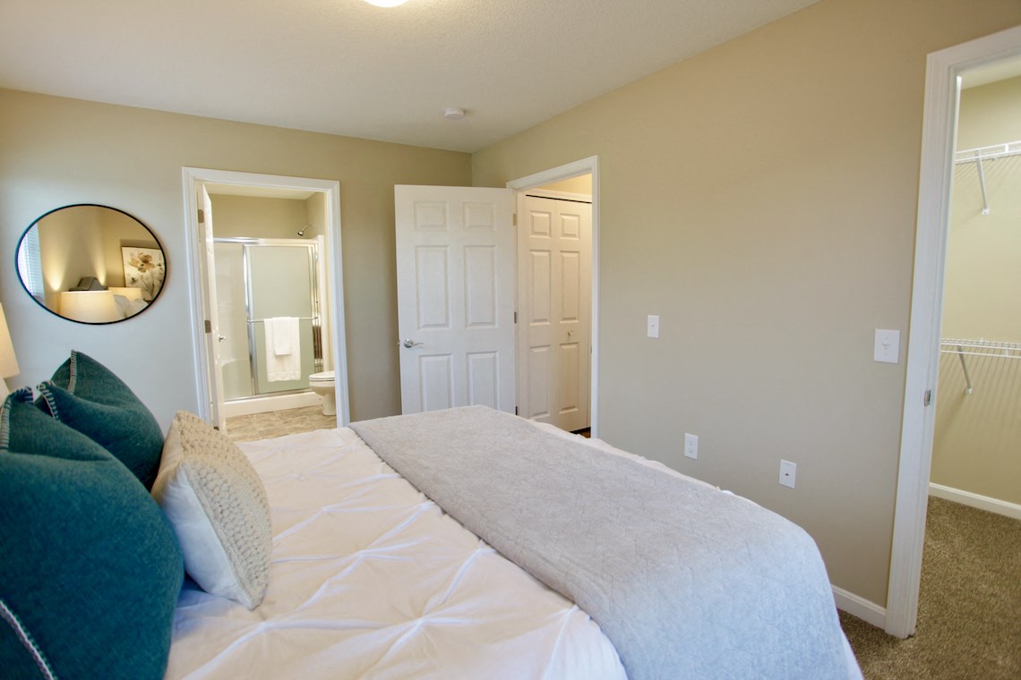 Photos and Video of Laurel Bluff Apartments in Reynoldsburg, OH